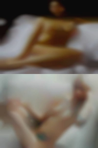 kelsiWales316, nude woman looking